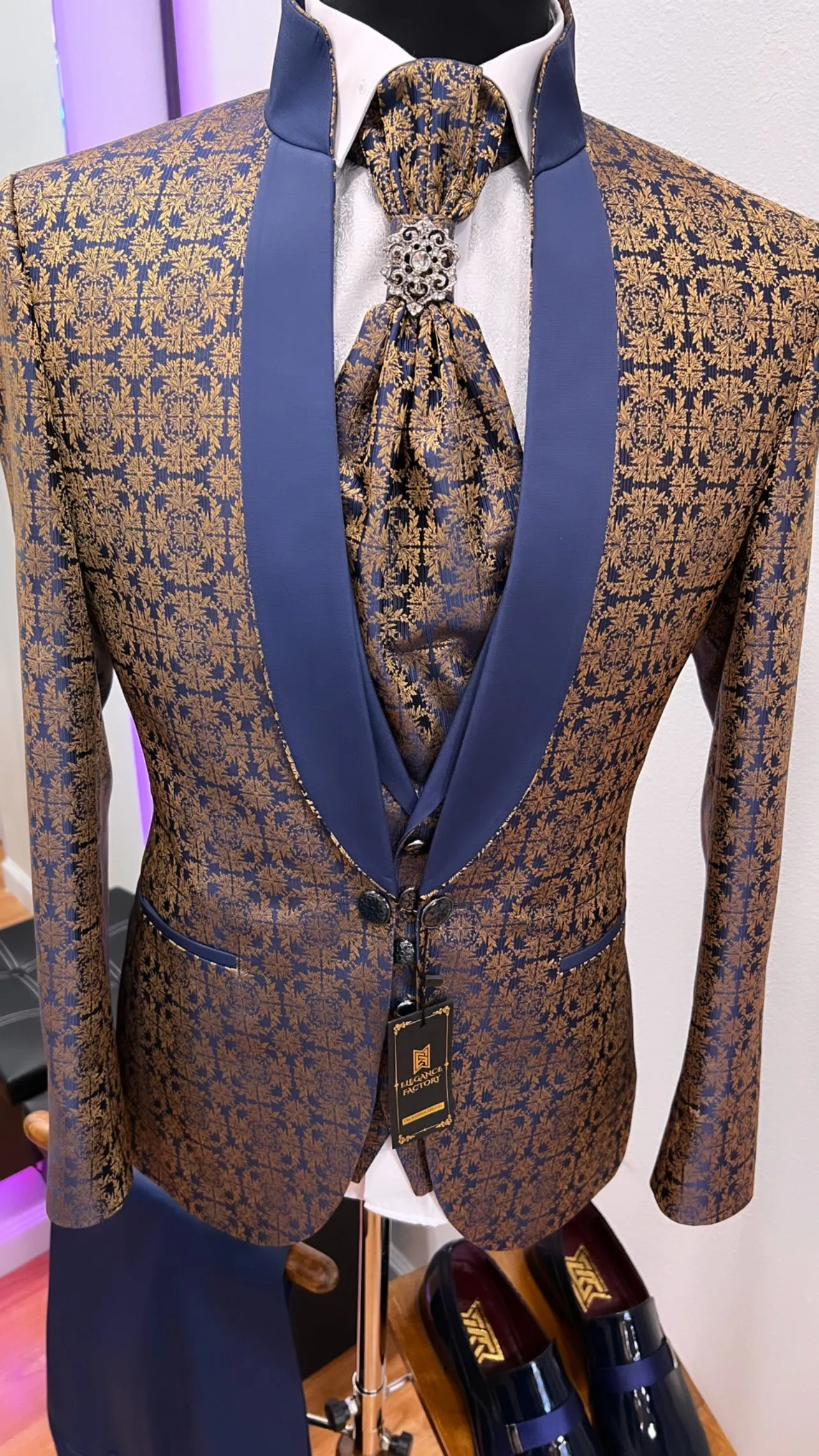 Mens Slim Fit Blue and Gold jaguar dinner tuxedo 3 piece Tuxedo Mandarin collar