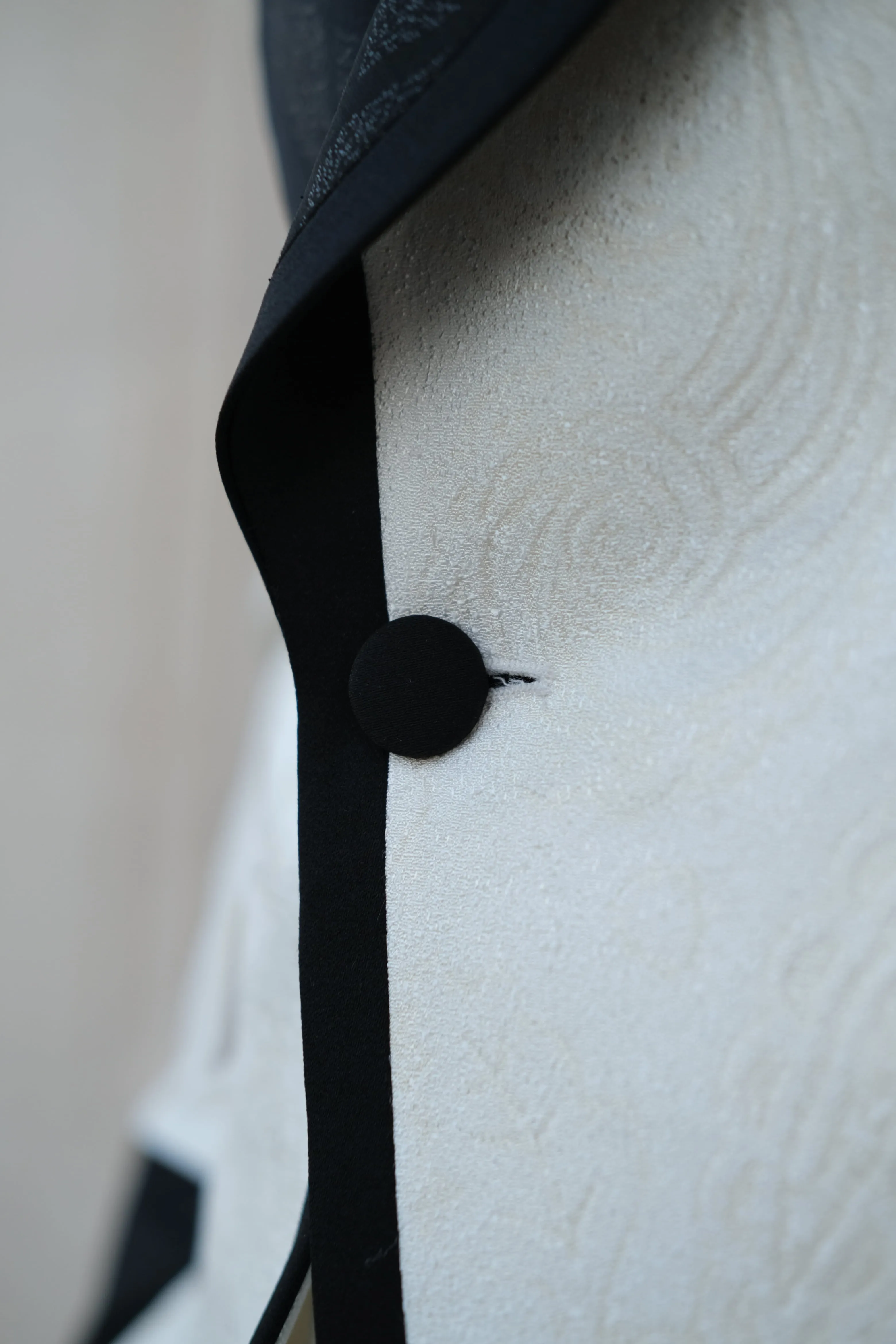 Premium Slim Fit Off White Color Wedding Tuxedo _ Shawl Black Lapel special sleeves