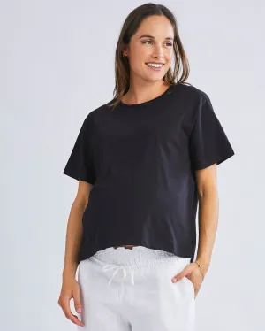 Versatile and Comfortable Maternity Cotton Tee in Black